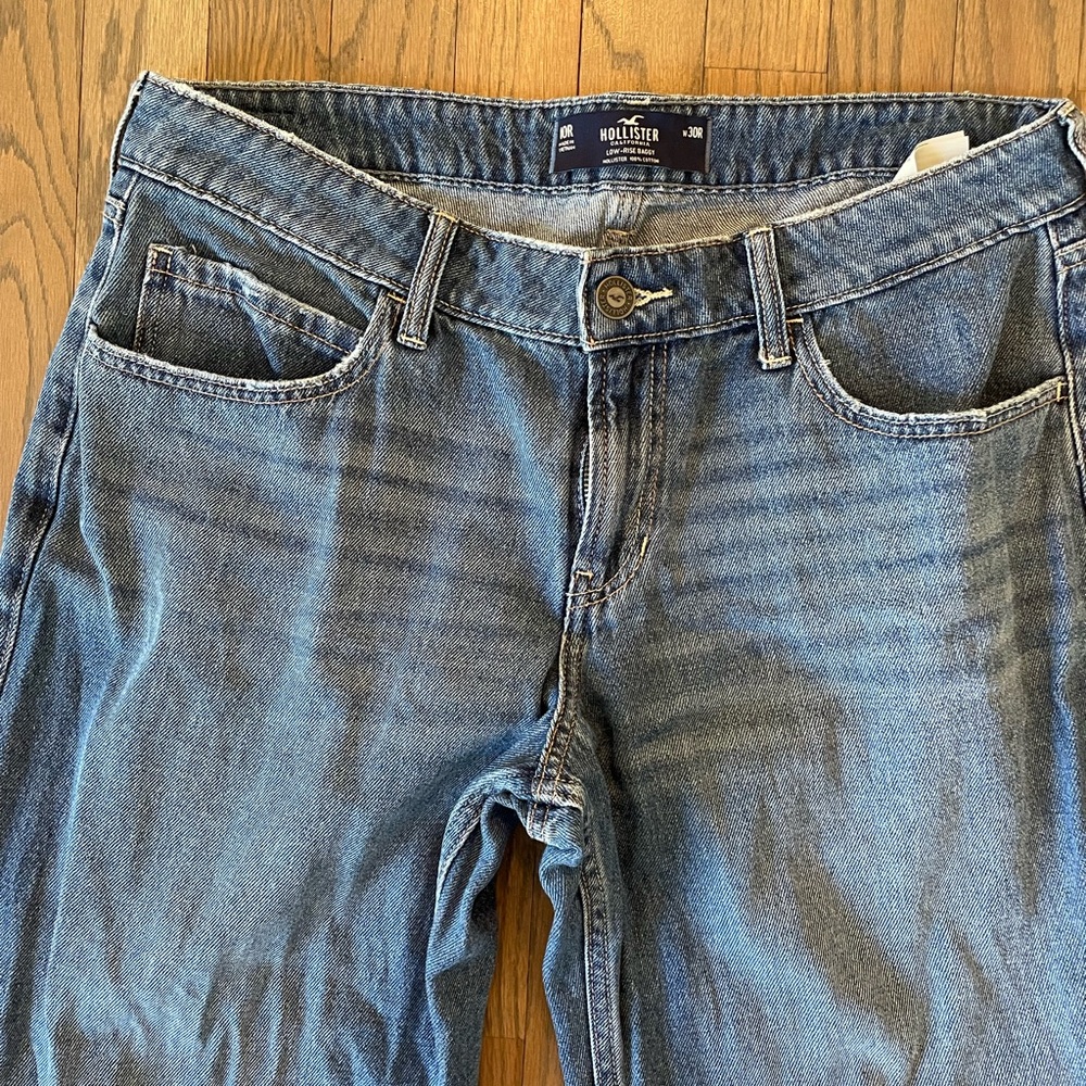 Hollister Women's Low Rise Baggy Jeans, Size 10R, Waist 30 - Picture 2 of 11